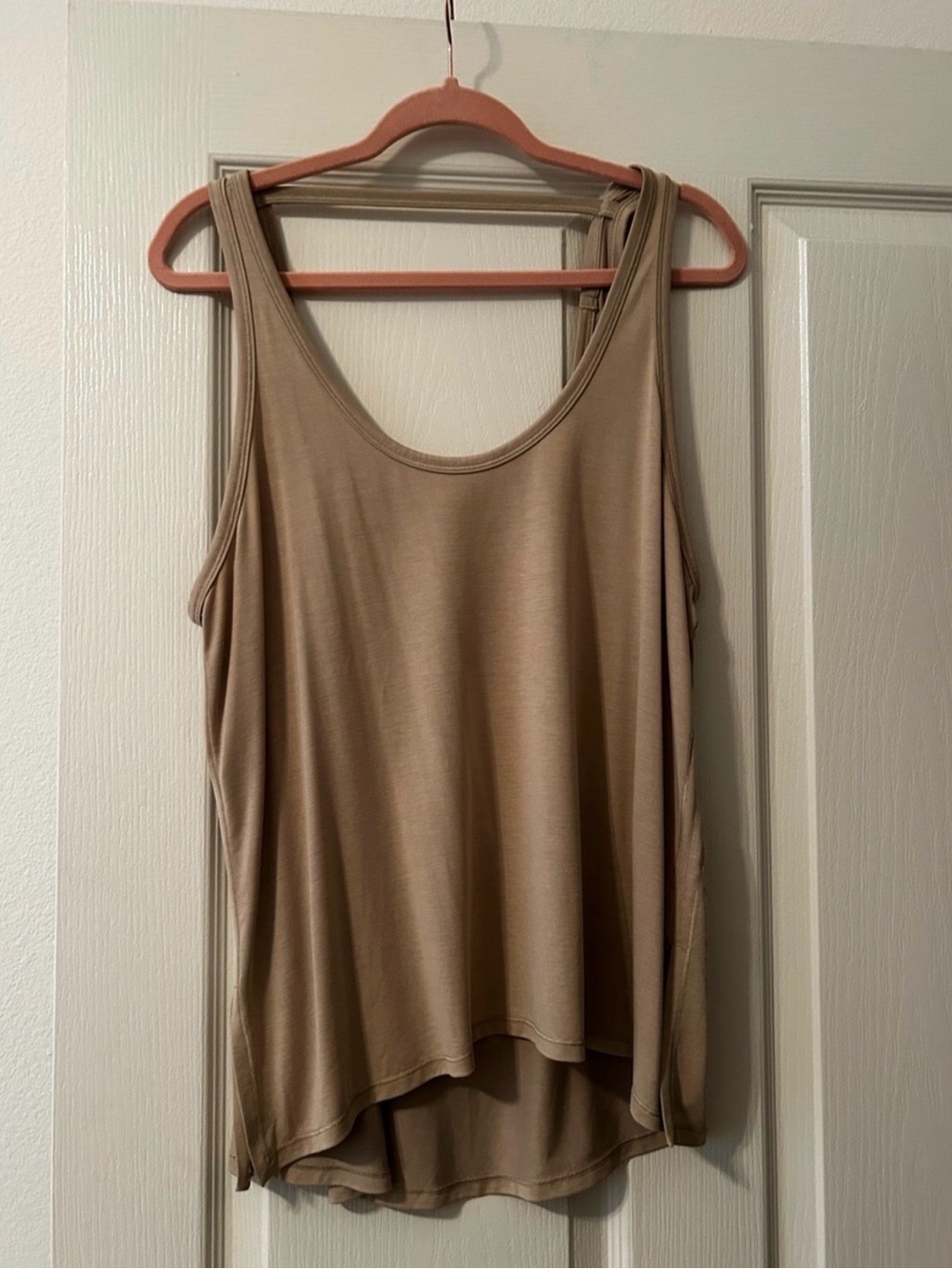 Lululemon Women’s Sleeveless Tank Top in Taupe 10sz